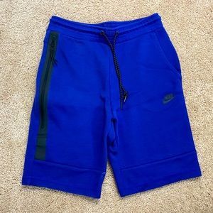 Nike Tech Shorts